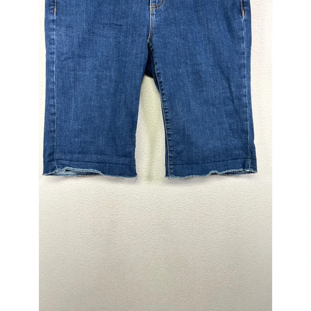 Casual Loft Outlet Womens 6 Blue Denim Raw‎ Hem Bermuda Shorts 5262